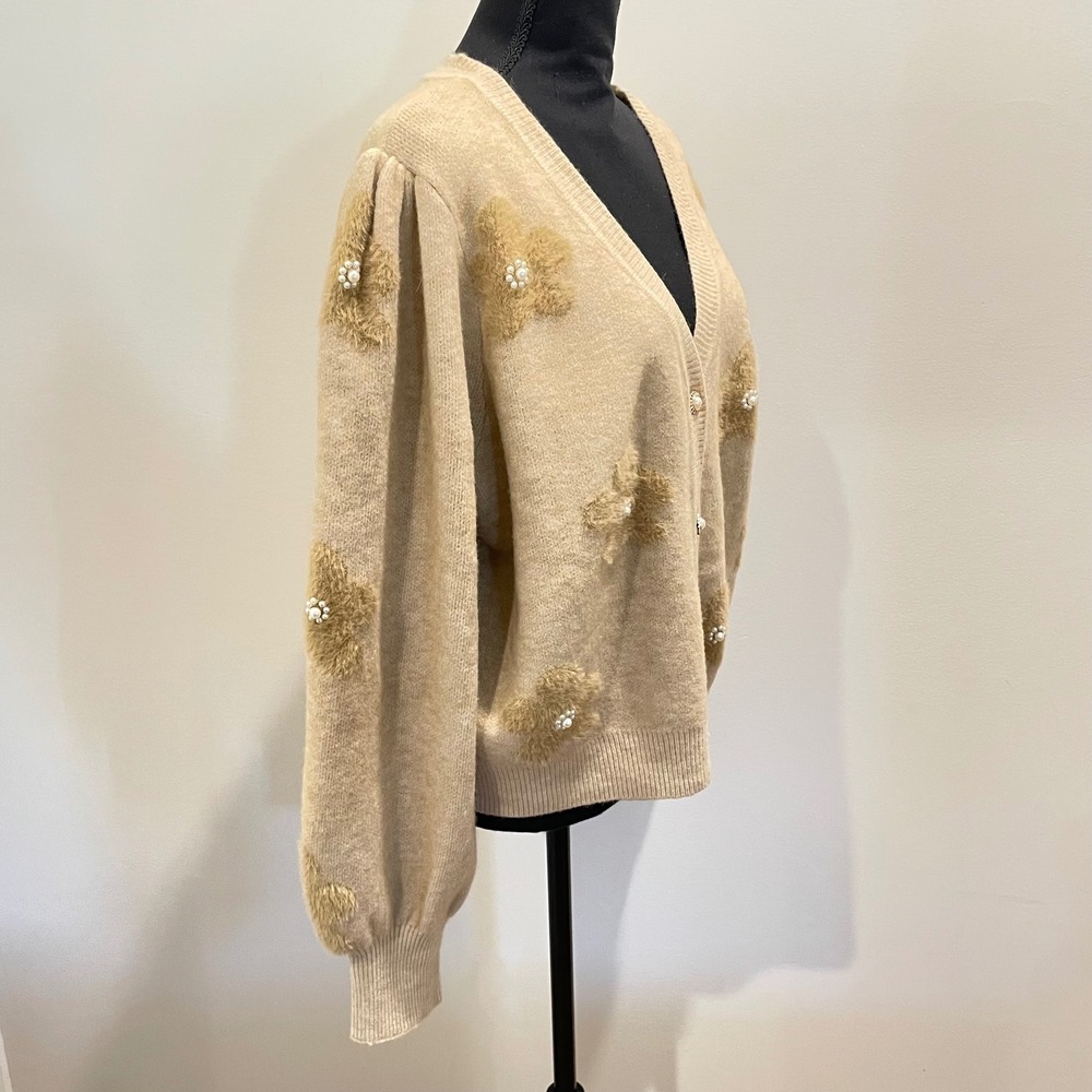 Nanette‎ Lepore Beige Embellished Floral Fuzzy Button Up Cardigan Sweater XL - Picture 3 of 8